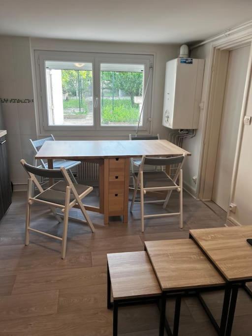Appartement Avec Garage Et Terrasse Bourges Kültér fotó